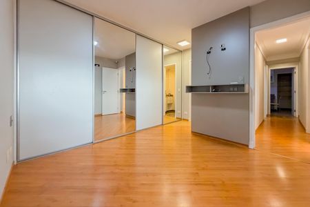 Apartamento para alugar com 125m², 3 quartos e 2 vagas Apartamento para alugar com 125m², 3 quartos e 2 vagasSuíte