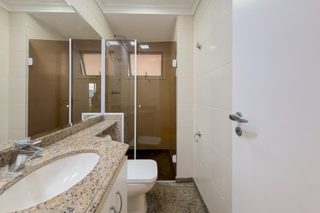 Apartamento para alugar com 125m², 3 quartos e 2 vagas Apartamento para alugar com 125m², 3 quartos e 2 vagasBanheiro Social