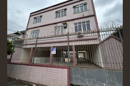 Apartamento para alugar com 80m², 2 quartos e 1 vagaFachada + plaquinha