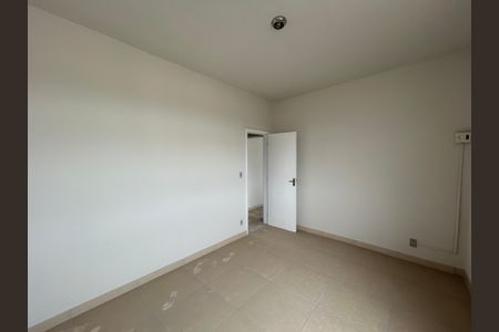 Quarto 1 de apartamento para alugar com 2 quartos, 80m² em Vila Valqueire, Rio de Janeiro