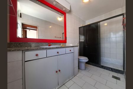 Apartamento para alugar com 100m², 3 quartos e sem vaga Apartamento para alugar com 100m², 3 quartos e sem vagaBanheiro da suíte