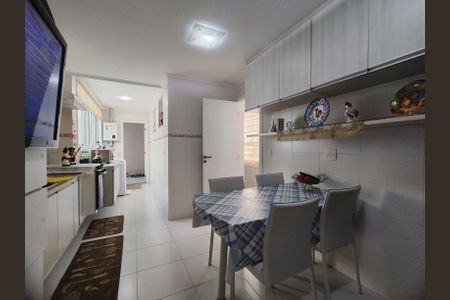 Apartamento à venda com 180m², 3 quartos e 4 vagas Apartamento à venda com 180m², 3 quartos e 4 vagasCozinha