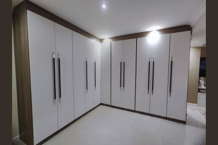 Apartamento à venda com 180m², 3 quartos e 4 vagas Apartamento à venda com 180m², 3 quartos e 4 vagasSuíte 1