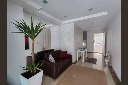 Apartamento à venda com 180m², 3 quartos e 4 vagas Apartamento à venda com 180m², 3 quartos e 4 vagasÁrea Comum Recepção