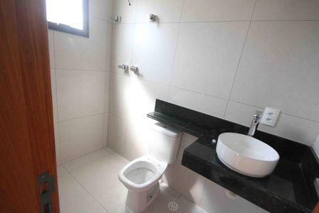 Casa para alugar com 127m², 4 quartos e 2 vagas Casa para alugar com 127m², 4 quartos e 2 vagasBanheiro da Suite