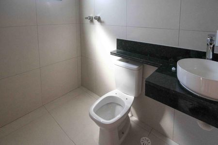 Casa para alugar com 127m², 4 quartos e 2 vagas Casa para alugar com 127m², 4 quartos e 2 vagasBanheiro da Suite