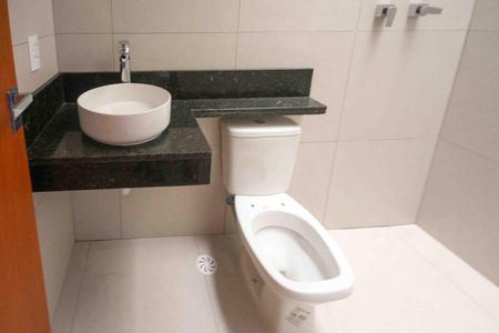 Casa para alugar com 127m², 4 quartos e 2 vagas Casa para alugar com 127m², 4 quartos e 2 vagasBanheiro da Suíte 2