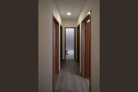 Casa para alugar com 127m², 4 quartos e 2 vagas Casa para alugar com 127m², 4 quartos e 2 vagasCorredor