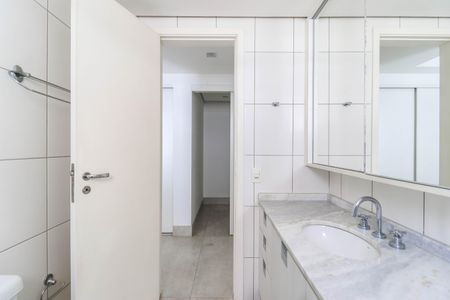 Apartamento à venda com 112m², 2 quartos e 2 vagasBanheiro da Suíte 1