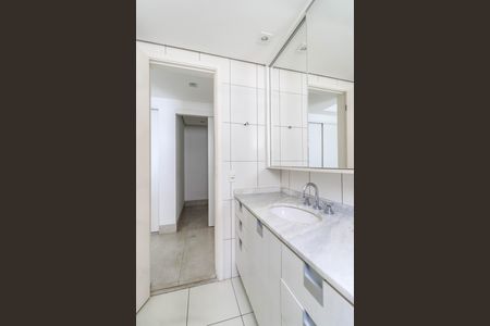 Apartamento à venda com 112m², 2 quartos e 2 vagasBanheiro da Suíte 1