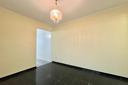 Casa para alugar com 130m², 3 quartos e 2 vagas Casa para alugar com 130m², 3 quartos e 2 vagasSala de Jantar