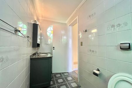 Casa para alugar com 130m², 3 quartos e 2 vagas Casa para alugar com 130m², 3 quartos e 2 vagasBanheiro da Suíte