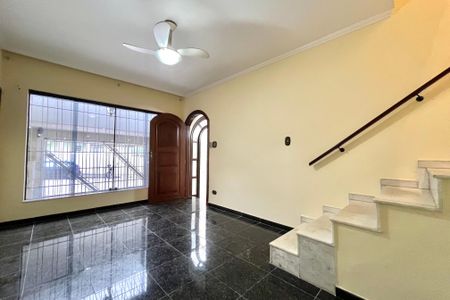 Casa para alugar com 130m², 3 quartos e 2 vagas Casa para alugar com 130m², 3 quartos e 2 vagasSala