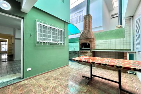 Casa para alugar com 130m², 3 quartos e 2 vagas Casa para alugar com 130m², 3 quartos e 2 vagasQuintal