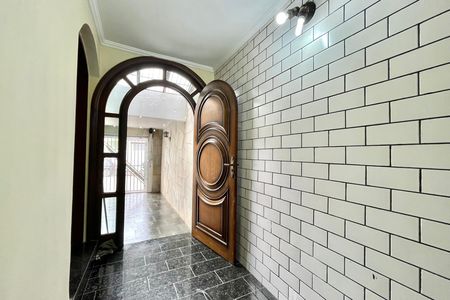 Casa para alugar com 130m², 3 quartos e 2 vagas Casa para alugar com 130m², 3 quartos e 2 vagasEntrada