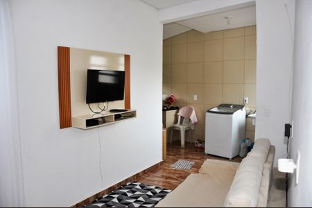 Detalhe - Sala de casa para alugar com 2 quartos, 42m² em Vila Picinin, São Paulo