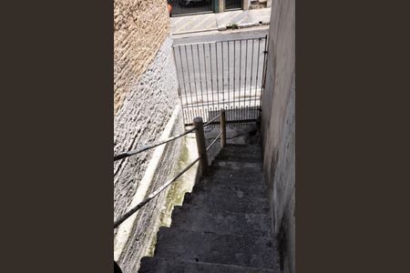 Casa para alugar com 42m², 2 quartos e 1 vagaEscada Externa