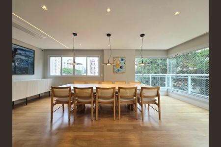 Apartamento à venda com 161m², 3 quartos e 4 vagas Apartamento à venda com 161m², 3 quartos e 4 vagasSala