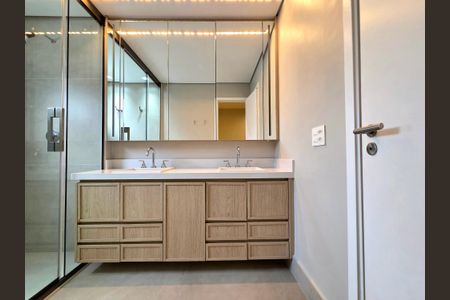 Apartamento à venda com 161m², 3 quartos e 4 vagas Apartamento à venda com 161m², 3 quartos e 4 vagasBanheiro da Suíte 3