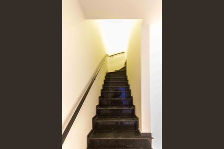 Casa para alugar com 119m², 3 quartos e 2 vagasEscada