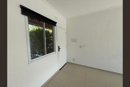 Sala de casa de condomínio para alugar com 2 quartos, 128m² em Jardim Santa Paula, Cotia