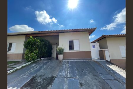 Casa de condomínio para alugar com 128m², 2 quartos e 2 vagasFachada