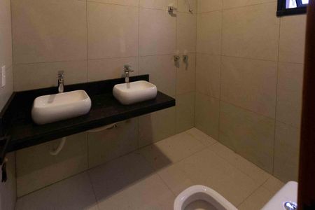 Casa para alugar com 140m², 3 quartos e 4 vagasBanheiro da Suite