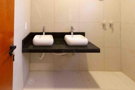 Casa para alugar com 140m², 3 quartos e 4 vagasBanheiro da Suite