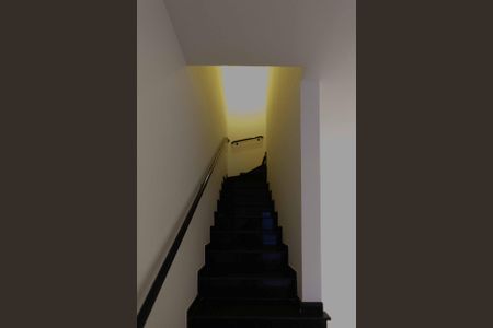 Casa para alugar com 140m², 3 quartos e 4 vagasEscada