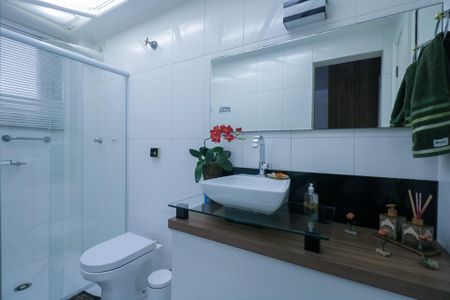 Apartamento para alugar com 340m², 5 quartos e 3 vagas Apartamento para alugar com 340m², 5 quartos e 3 vagasBanheiro da Suíte 1