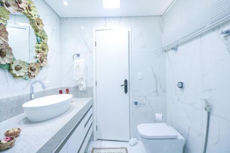 Apartamento para alugar com 340m², 5 quartos e 3 vagas Apartamento para alugar com 340m², 5 quartos e 3 vagasBanheiro da Suíte 2