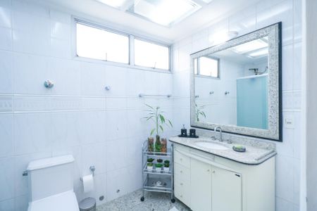 Apartamento para alugar com 340m², 5 quartos e 3 vagas Apartamento para alugar com 340m², 5 quartos e 3 vagasBanheiro da Social