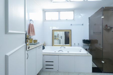 Apartamento para alugar com 340m², 5 quartos e 3 vagas Apartamento para alugar com 340m², 5 quartos e 3 vagasBanheiro da Suíte 3