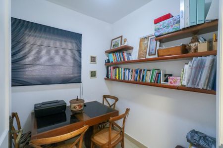 Apartamento para alugar com 340m², 5 quartos e 3 vagas Apartamento para alugar com 340m², 5 quartos e 3 vagasEscritório