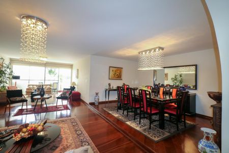 Apartamento para alugar com 340m², 5 quartos e 3 vagas Apartamento para alugar com 340m², 5 quartos e 3 vagasSala