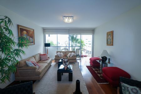 Apartamento para alugar com 340m², 5 quartos e 3 vagas Apartamento para alugar com 340m², 5 quartos e 3 vagasSala