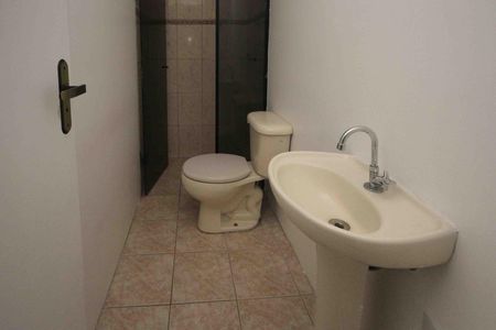 Casa para alugar com 110m², 3 quartos e 1 vagaBanheiro Social 02