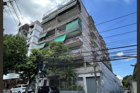 Apartamento para alugar com 80m², 2 quartos e 1 vagaFachada