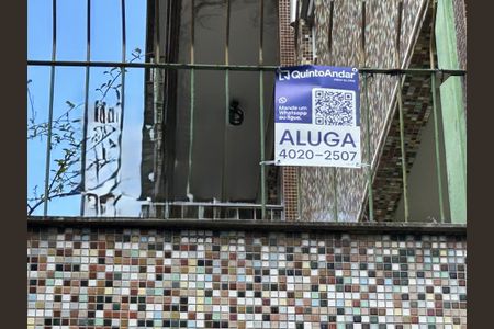 Apartamento para alugar com 80m², 2 quartos e 1 vagaFachada + plaquinha