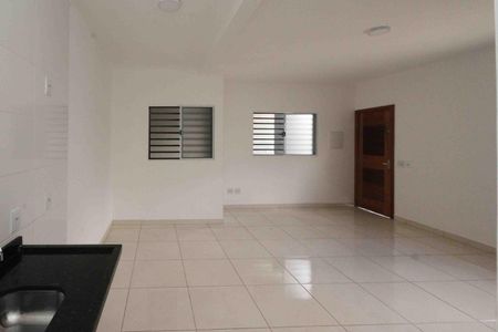 Casa para alugar com 67m², 2 quartos e 2 vagasSala e Cozinha