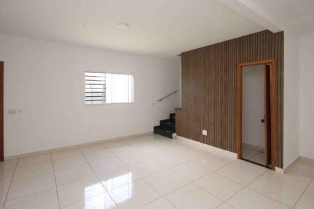 Casa para alugar com 67m², 2 quartos e 2 vagasv