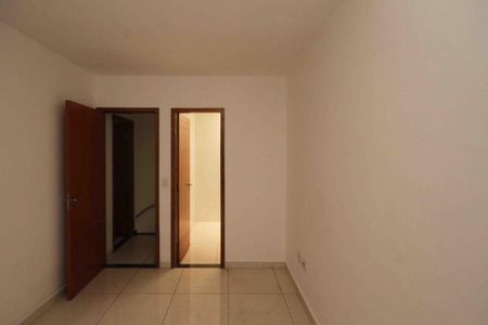 Casa para alugar com 67m², 2 quartos e 2 vagasSuite