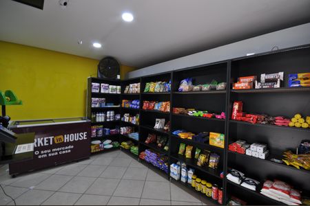 Apartamento para alugar com 60m², 2 quartos e 1 vagaMini Market