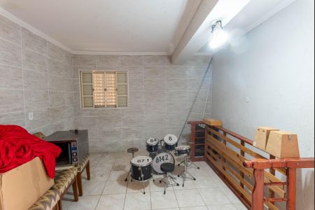 Casa à venda com 285m², 3 quartos e 5 vagasCasa 2- Quarto