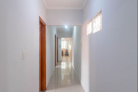 Casa à venda com 285m², 3 quartos e 5 vagasCorredor