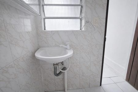 Banheiro de casa para alugar com 1 quarto, 35m² em Vila Campesina, Osasco