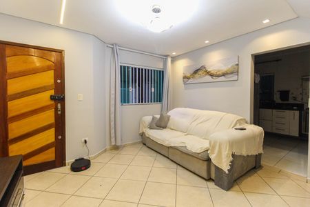 Casa para alugar com 80m², 2 quartos e 3 vagas Casa para alugar com 80m², 2 quartos e 3 vagasSala