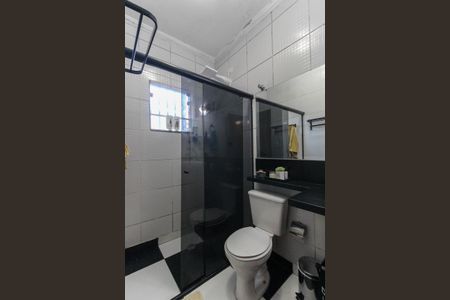 Casa para alugar com 80m², 2 quartos e 3 vagas Casa para alugar com 80m², 2 quartos e 3 vagasBanheiro da Suíte 2