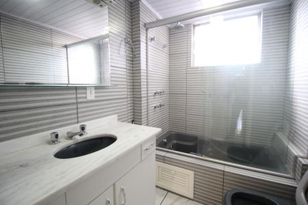 Apartamento para alugar com 249m², 3 quartos e 2 vagasBanheiro da Suíte 1
