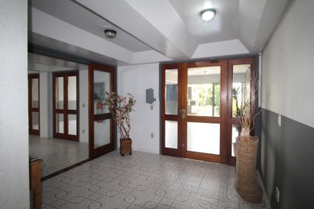 Apartamento para alugar com 249m², 3 quartos e 2 vagasHall social